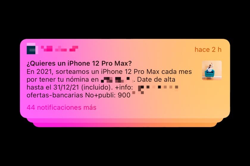 Persona mirando su móvil con múltiples notificaciones de apps superpuestas en la pantalla