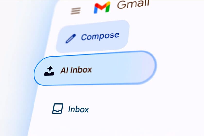 Bandeja de Gmail abarrotada de correos con iconos de IA, con un filtro de spam activado