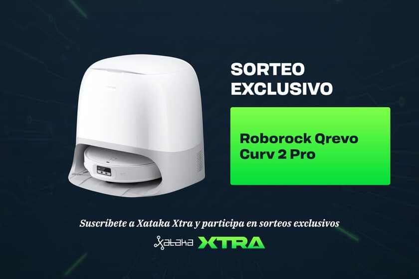 Robot aspirador Roborock Qrevo Curv 2 Pro sobre suelo de madera