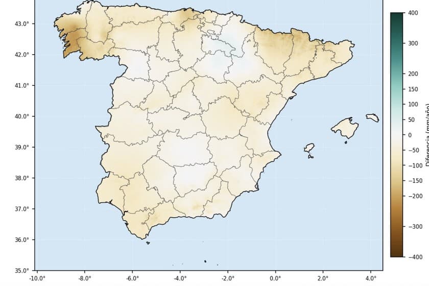 Mapa de España con gradiente de colores que muestra la disminución de precipitaciones en los últimos 30 años