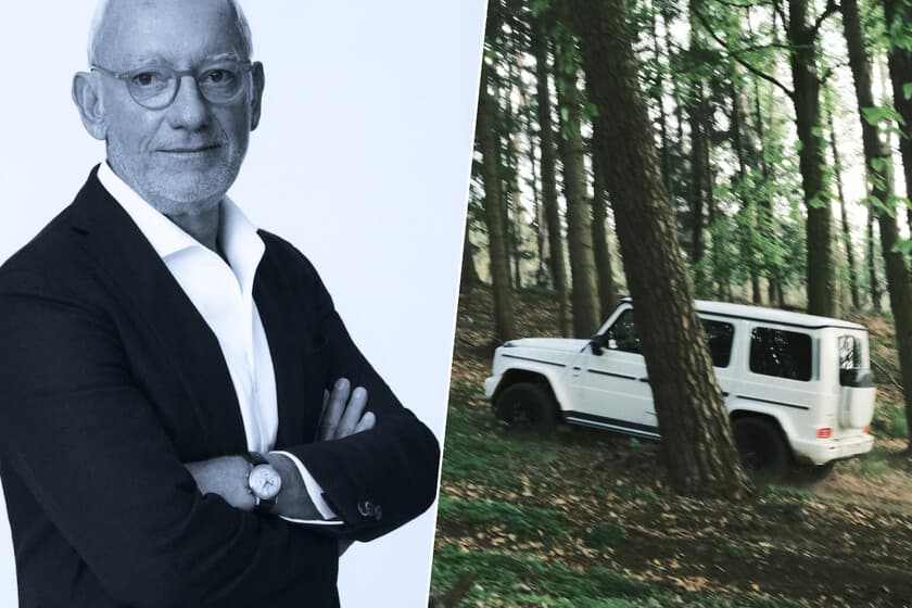 Ilustración de un coche moderno con líneas de datos conectadas a un teléfono móvil, sobre un fondo oscuro de mapa digita