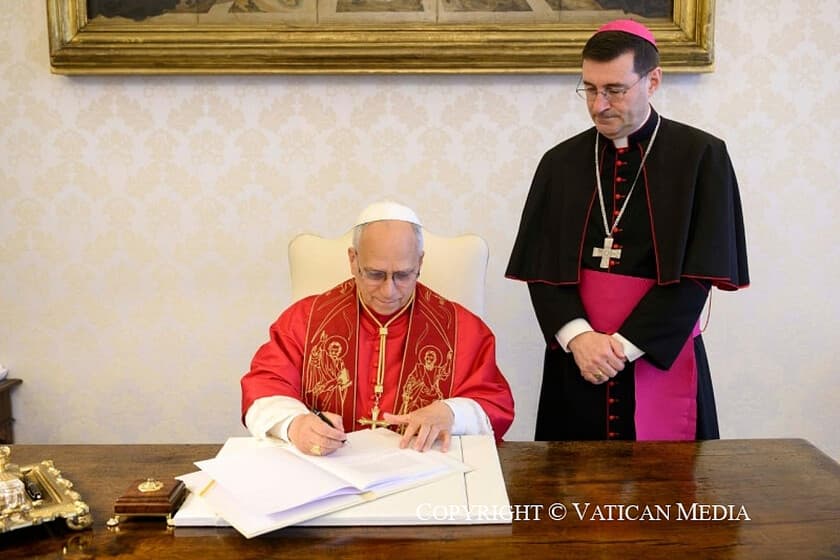 Fachada del Vaticano con un fondo de circuitos y redes neuronales