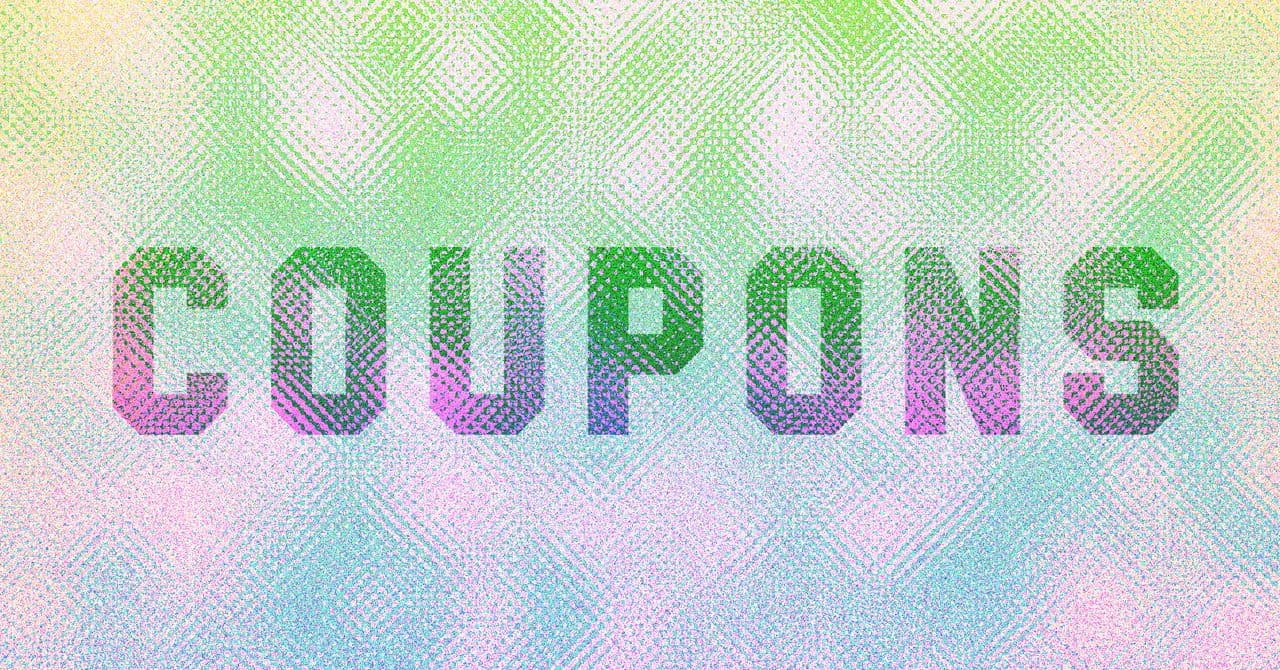 Captura de pantalla de un cupón de Expedia con un 75% de descuento, sobre un fondo de pantalla de vuelos y hoteles