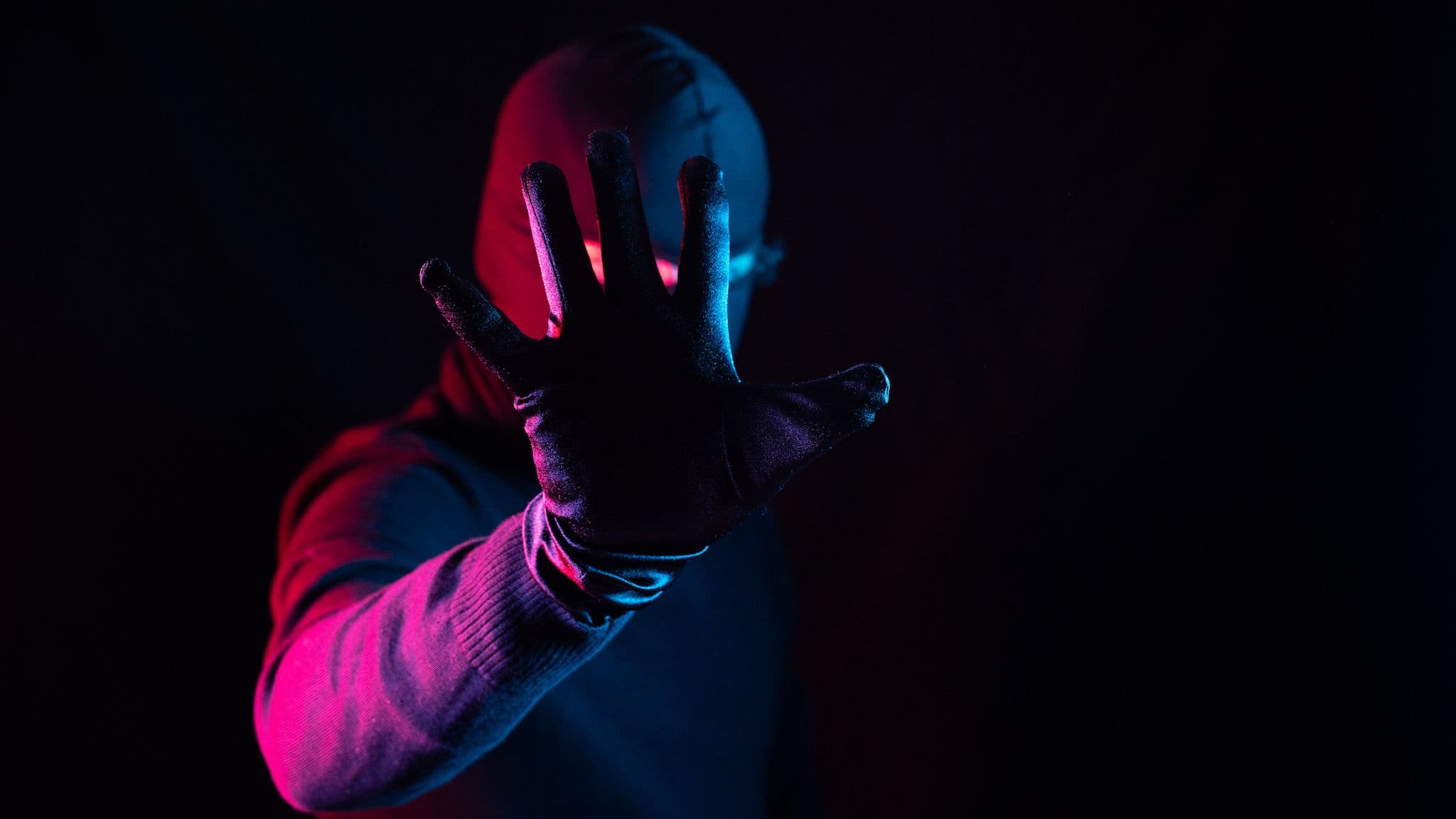 Captura de pantalla del perfil de GitHub del investigador con mensaje de suspensión