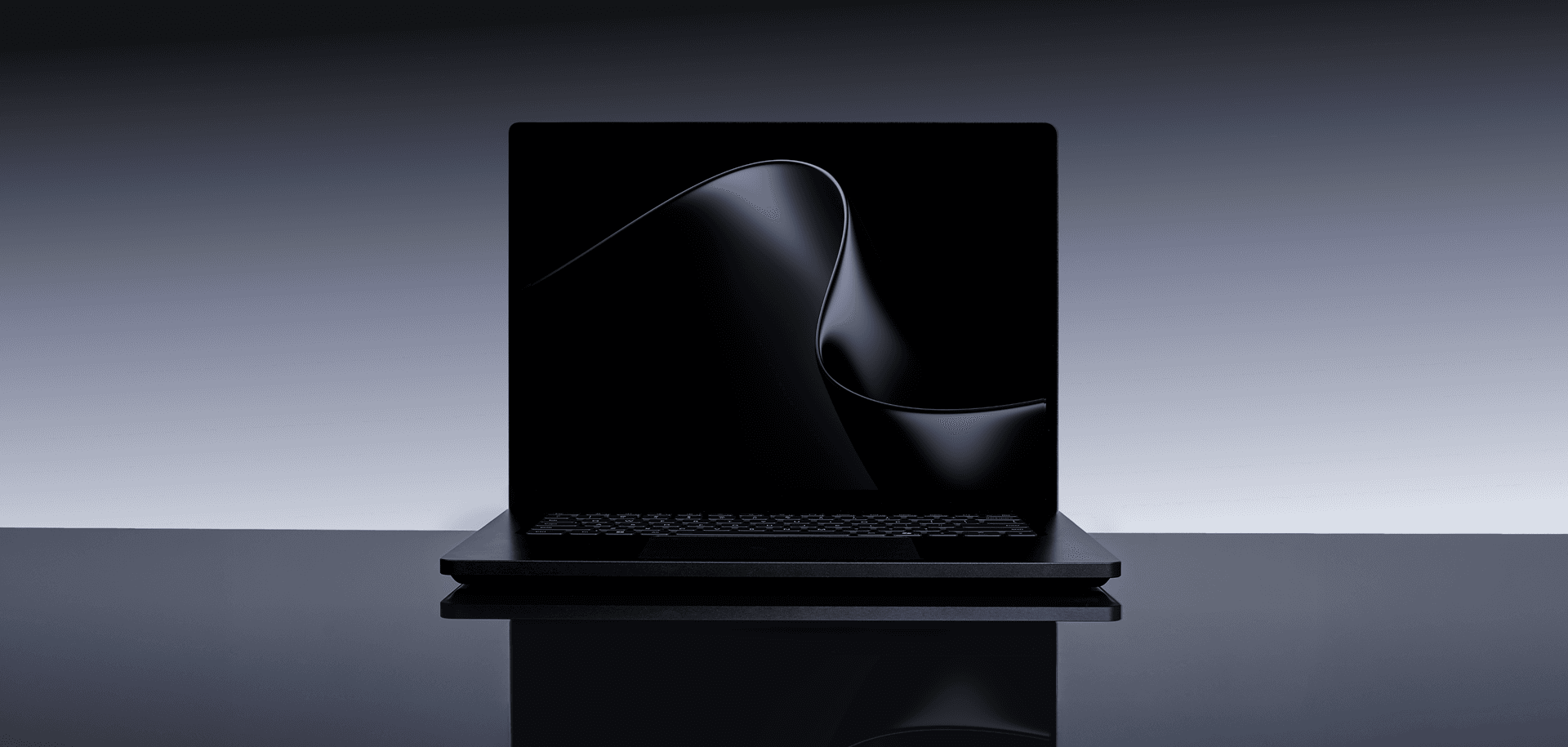 Surface Laptop Ultra en un escritorio minimalista, con luz natural, mostrando su diseño delgado y teclado retroiluminado