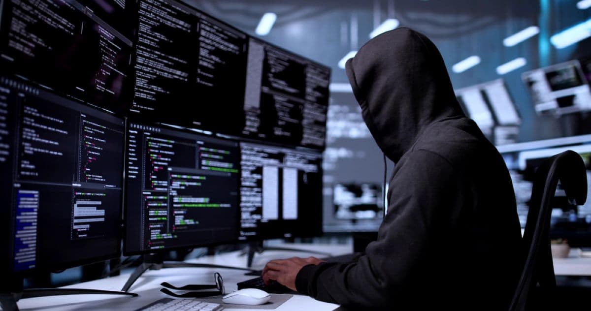Captura de pantalla del reporte de bug bounty de AMD con fecha de envío y respuesta vacía