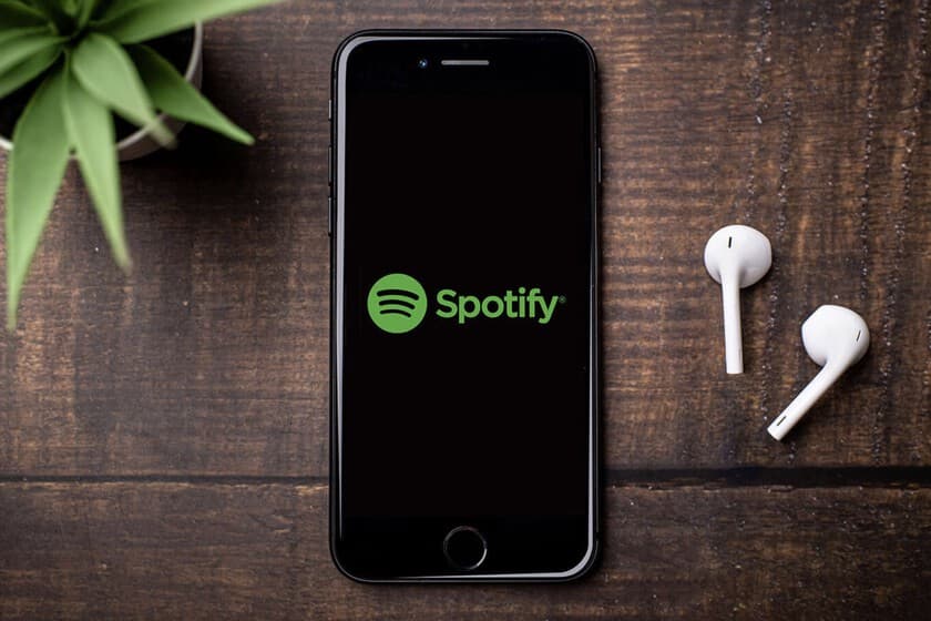 Pantalla de inicio de sesión de Spotify con opción de acceso sin contraseña